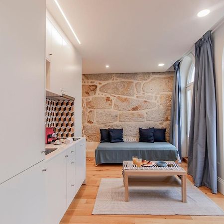 Sweet Studio Apartment W/ Big Balcony By Lovelystay Porto Bagian luar foto