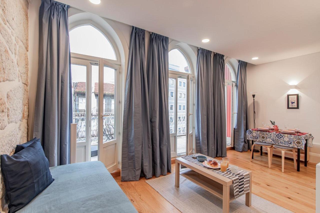 Sweet Studio Apartment W/ Big Balcony By Lovelystay Porto Bagian luar foto